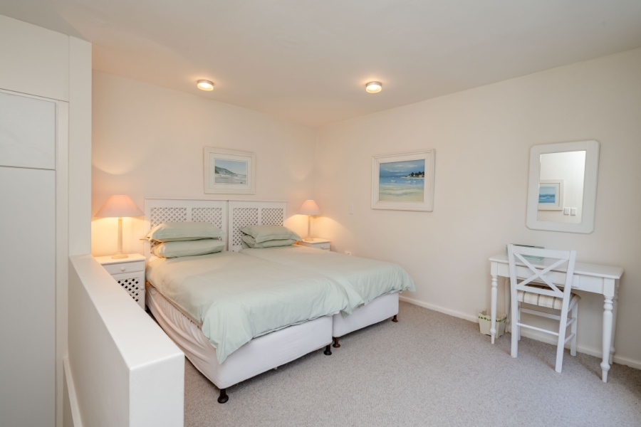 5 Bedroom Property for Sale in Signal Hill Western Cape